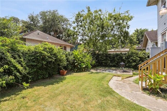 Building Photo - fst2315