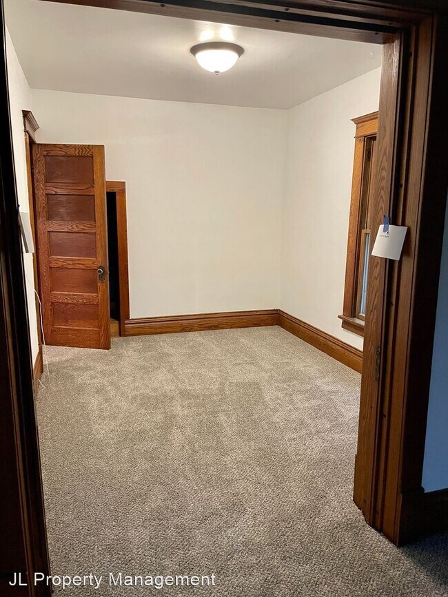 Building Photo - 4 br, 2 bath House - 2208 E Redwood Blvd