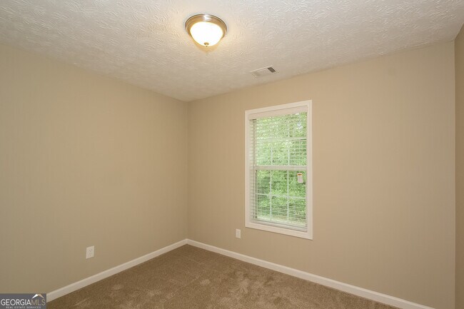 Building Photo - 120 Whitehead Dr