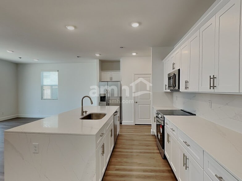 Building Photo - 6441 Aspen Mountain Ave