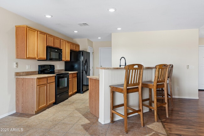 Building Photo - 22601 Weaver Valley Dr