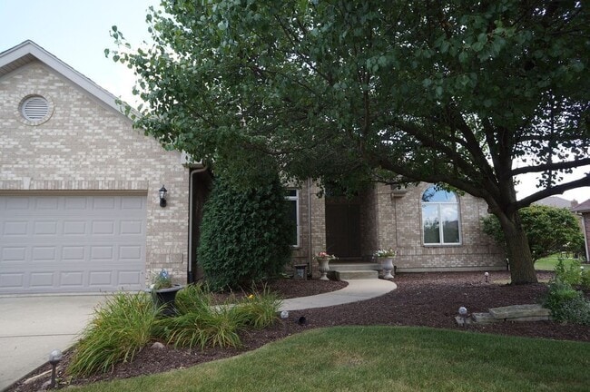 Building Photo - 8566 Huckins Dr