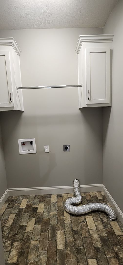 Building Photo - Elegant 4-Bedroom Valdosta Home with Vaulted Ceilings, Pool, and Outdoor Living