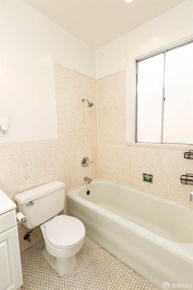 Building Photo - 3033 Franklin St