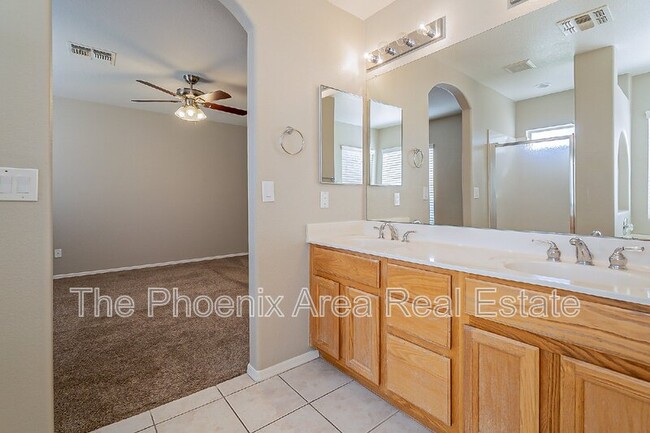 Building Photo - 251 W Windsor Dr