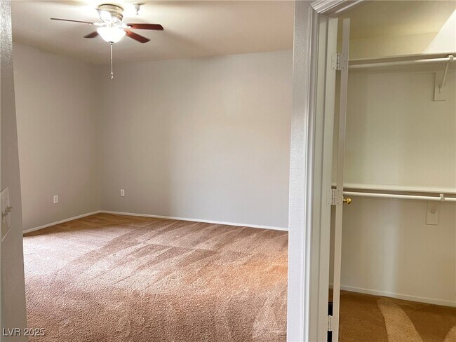 Building Photo - 833 Aspen Peak Loop