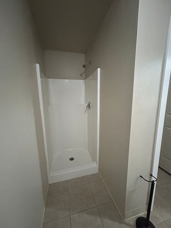 Building Photo - CHRISTMAS SPECIAL!! RURAL Single family home!