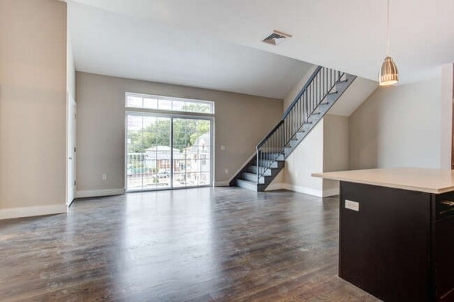 Building Photo - 59 Willet St