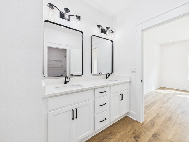 Building Photo - 333 Shoal River Dr