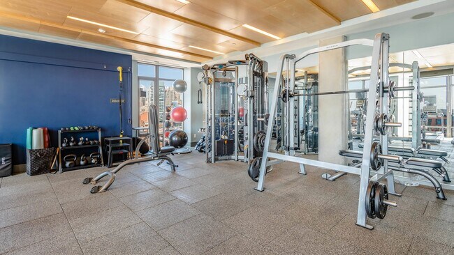 Building Photo - 321 Summer St