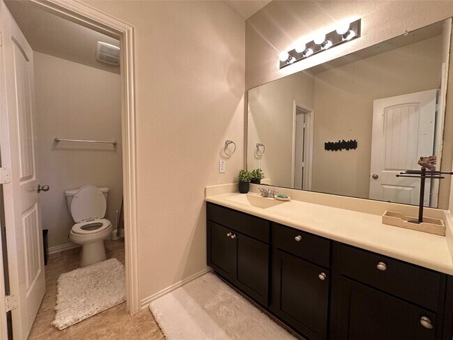 Building Photo - 6818 Pear Point Ln