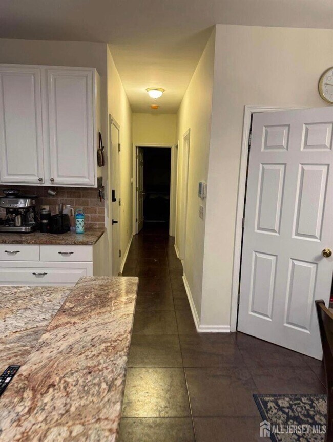 Building Photo - 5 Gunther Loop