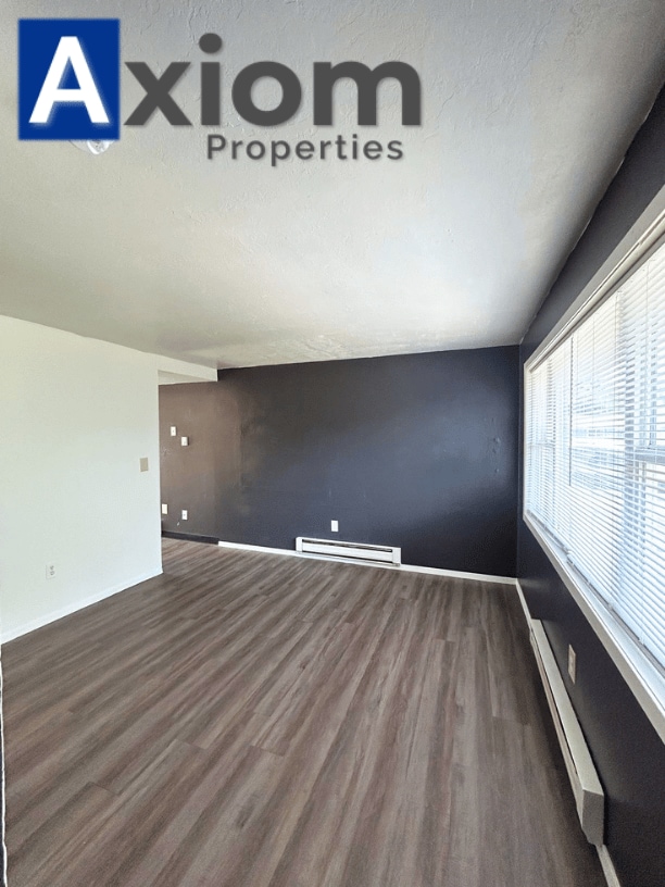 Building Photo - 547 Poole-1