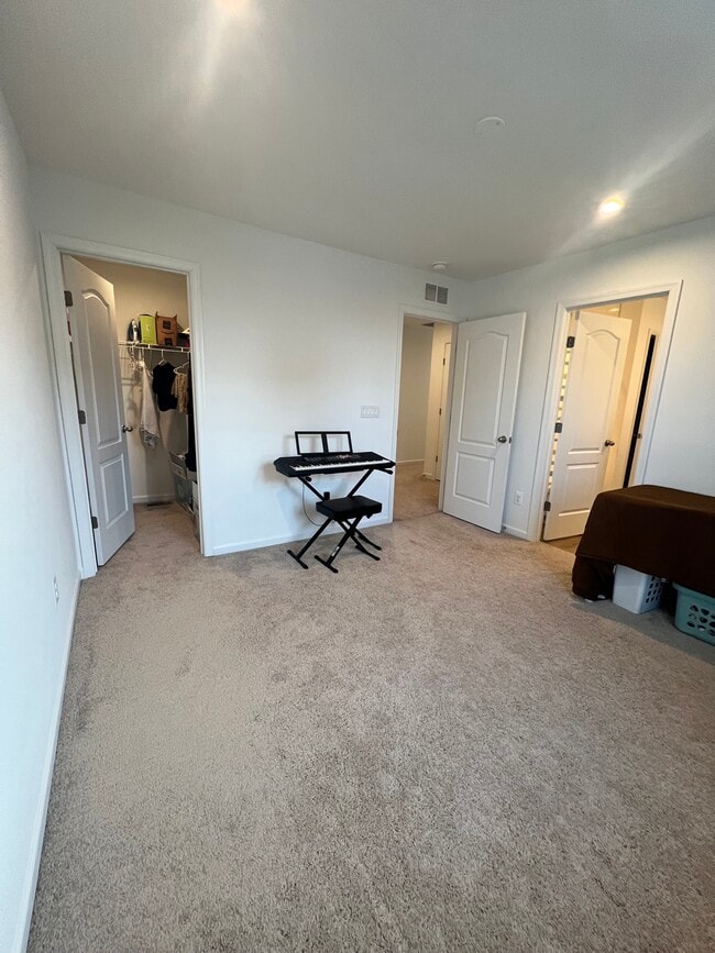 Building Photo - 230 Newbury St