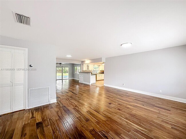 Building Photo - 4330 SW 7th St