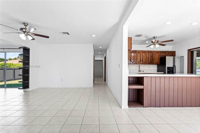 Building Photo - 10605 SW 112th St