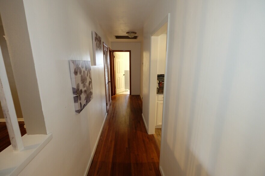 Building Photo - 3227 Gardner Rd