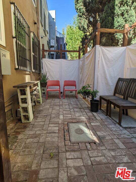 Building Photo - 246 Columbia Pl