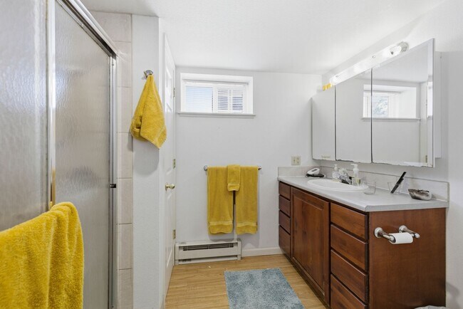 Building Photo - Cozy 1-Bed 1-Bath Basement Apartment blocks from CSU!