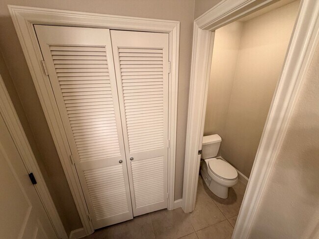 Building Photo - 1st Floor Condo in Guard Gated Painted Desert 2 bed/ 2 bath