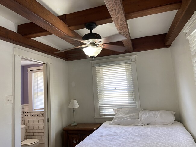 Building Photo - 16 Estey St