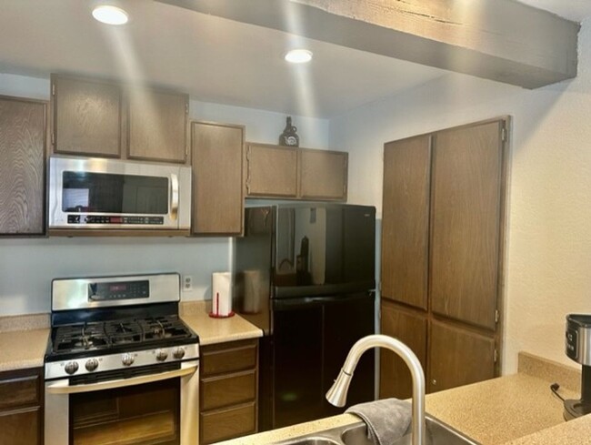 Building Photo - Stunning 2 Bed, 2 Bath Condo at Mammoth Sk...
