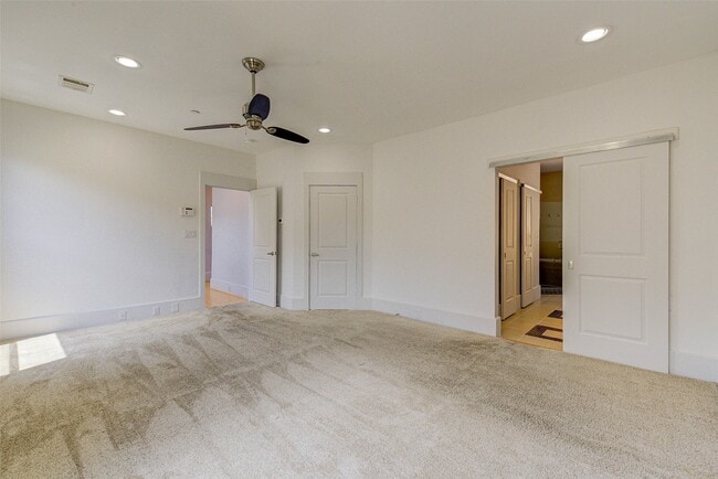Building Photo - 113 Tuam St