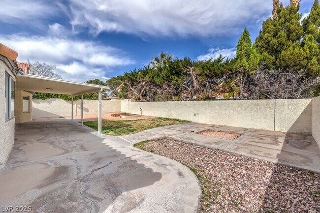 Building Photo - 10024 Sail Landing Ct