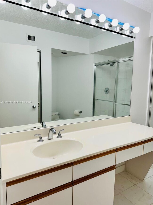 Building Photo - 19101 NE 36th Pl