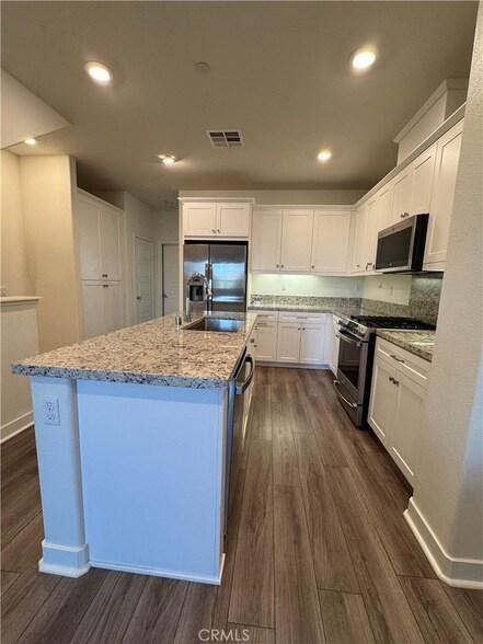 Building Photo - 2626 Glamis Ct