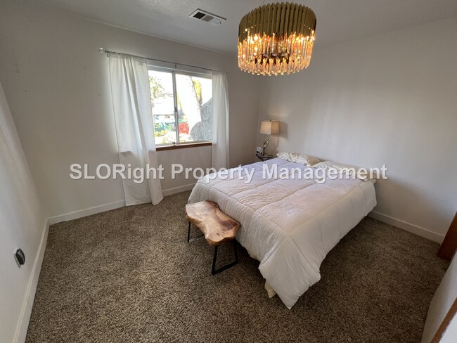 Building Photo - AVAILABLE NOW- Recently Updated Home on Lake Nacimiento - 3 Bed / 2 Bath