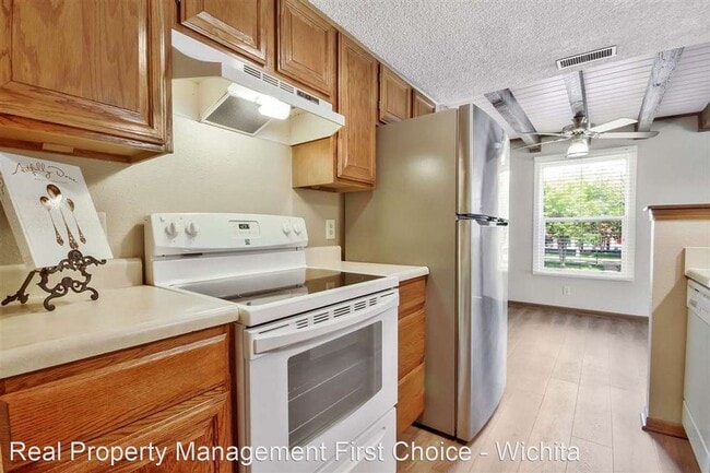 Building Photo - 2 br, 2 bath House - 1717 S Cypress Unit 821