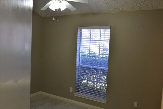 Building Photo - 17014 Blue Mist Dr