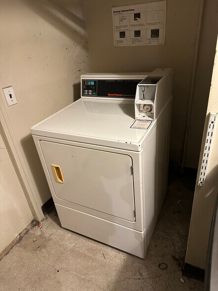 Building Photo - 822 Huntington Ave