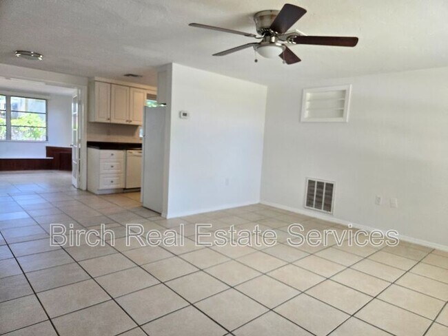 Building Photo - 4352 Shoreline Dr