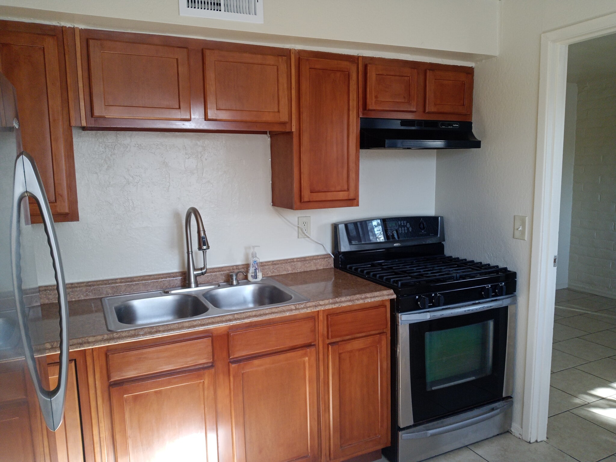 Building Photo - 244 N Westmoreland Ave