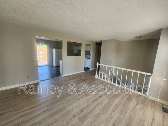 Building Photo - 1700 Cimmaron Trail