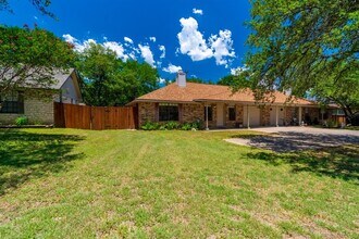 Building Photo - 601 Algerita Dr