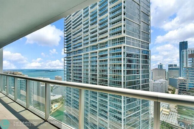 Building Photo - 475 Brickell Ave