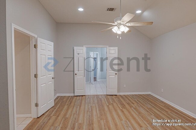 Building Photo - 609 S Ruidoso Downs Dr