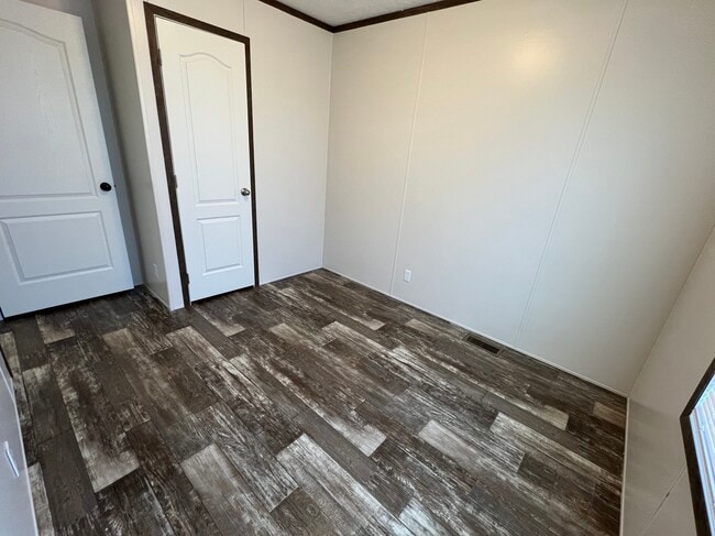 Building Photo - 38140 Ducharme Dr