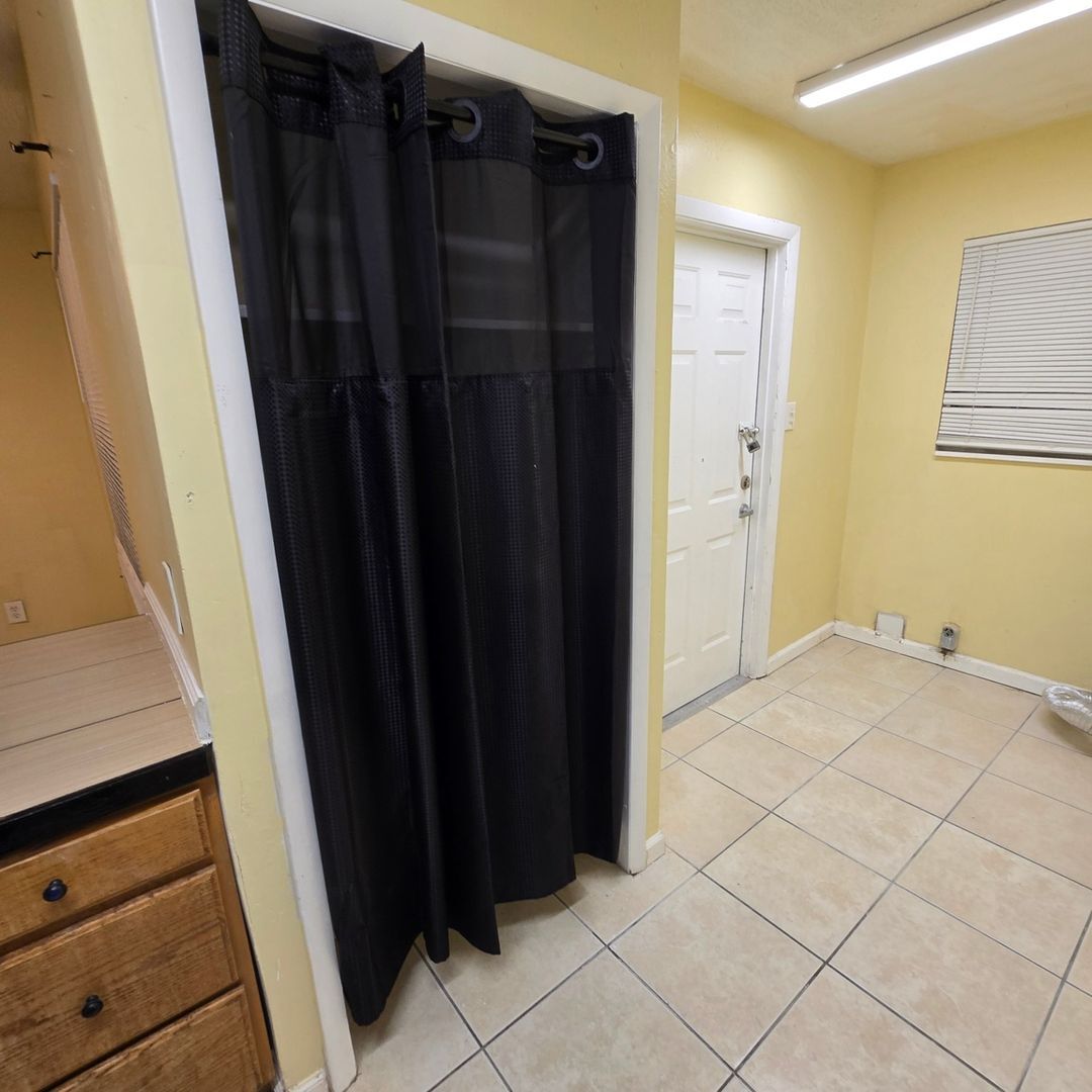 Building Photo - 4487 Wheatley St