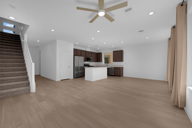 Building Photo - 10263 Estancia Hl St
