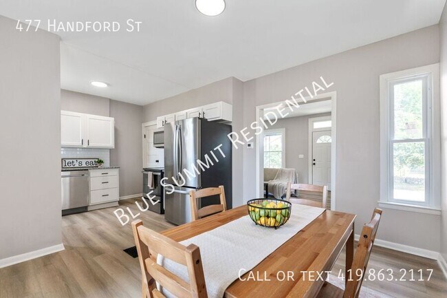 Building Photo - 477 Hanford St