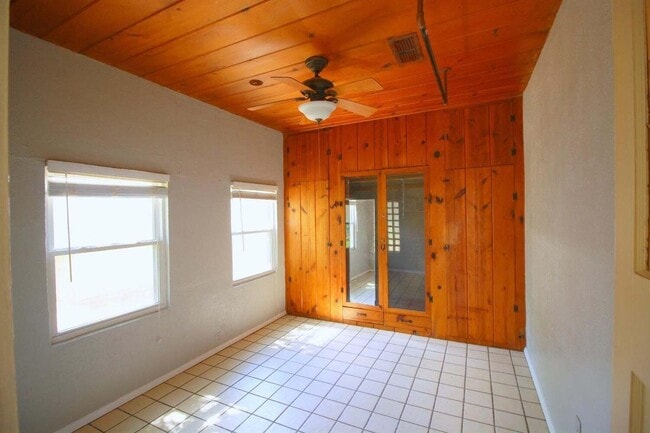 Building Photo - 2611 28th St