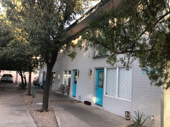 Building Photo - 2025 S Granada Dr