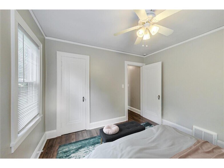 Building Photo - 564 Brimhall St