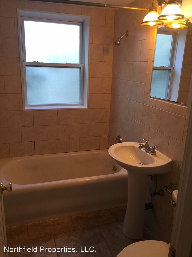 Building Photo - 115 Lowell St