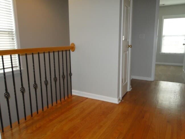 Building Photo - 1749 Highlands View Dr