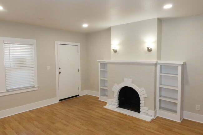 Building Photo - 2017 30th St